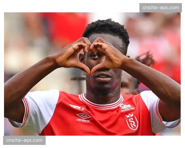 美国队锋线竞争呈现白热化，巴洛贡与阿吉曼争夺单箭头首发权